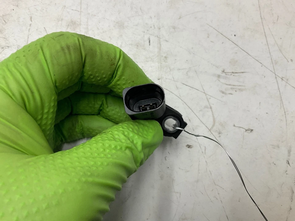 2015 VOLKSWAGEN GTI FRONT RIGHT SIDE ABS WHEEL SPEED SENSOR OEM - Image 3 of 4