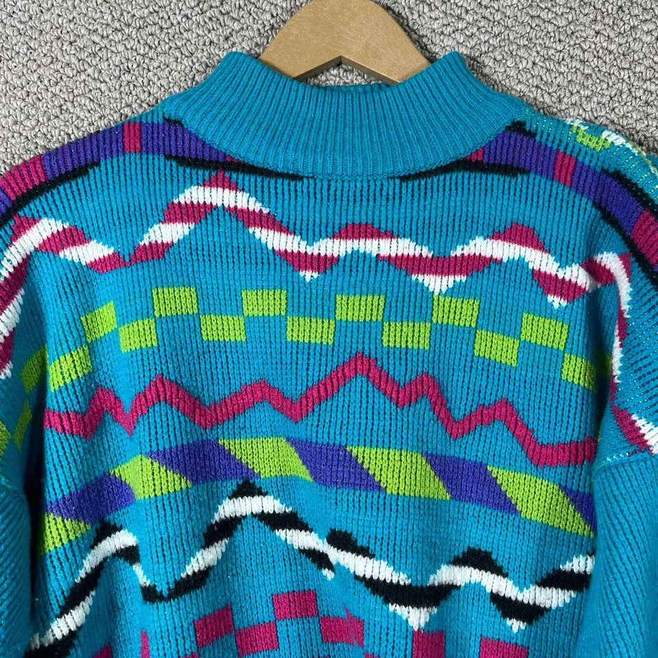 Suéter Gitano Vintage Feminino Médio Azul Geométrico Decote Simulado Malha Anos 90 Ano Novo Retrô - Imagem 2 de 4