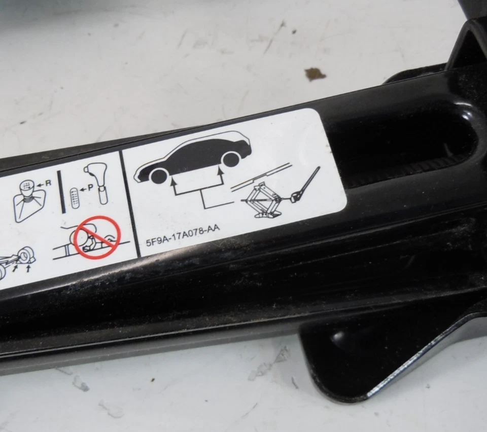 Lincoln MKS 2009 09 gato de neumático de repuesto con kit de llave de tuerca OEM Foto 2 de 2