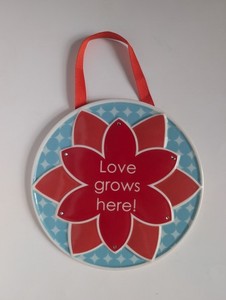 Round Ceramic Wall Hanging Sign "Love grows here" - Red & Teal Crystal Flower