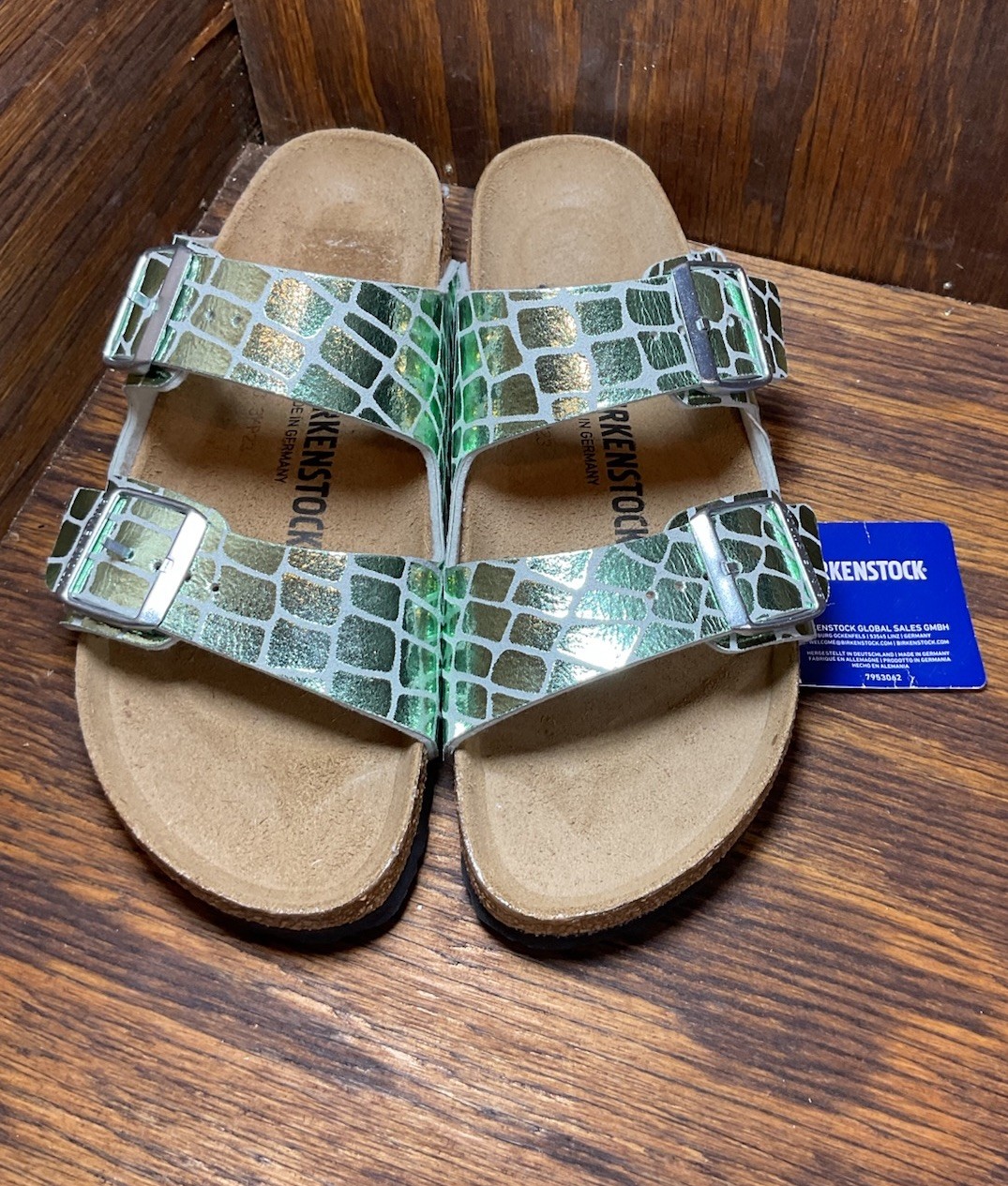 Birkenstock Arizona Gator Gleam Metallic Green Sandals Women’s Size 9 - 40 image 3