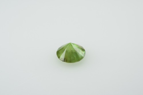 0.49 CT Faceted demantoid garnet, Russian Tagil Bobrovka demantoid - Picture 3 of 3