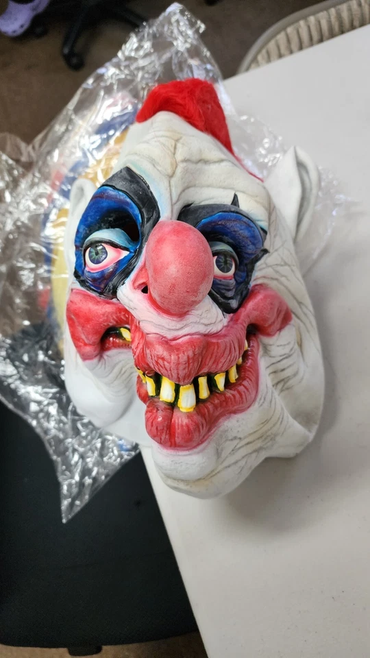 Creeper Clown Scary Adult Halloween Costume Size Medium - Image 3 of 4