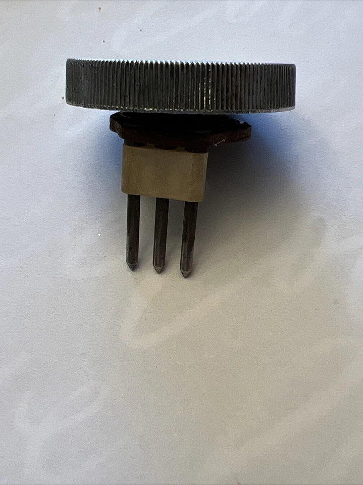 1967 Oldsmobile Cutlass Supreme AM/FM fader radio knob - Image 2 of 4