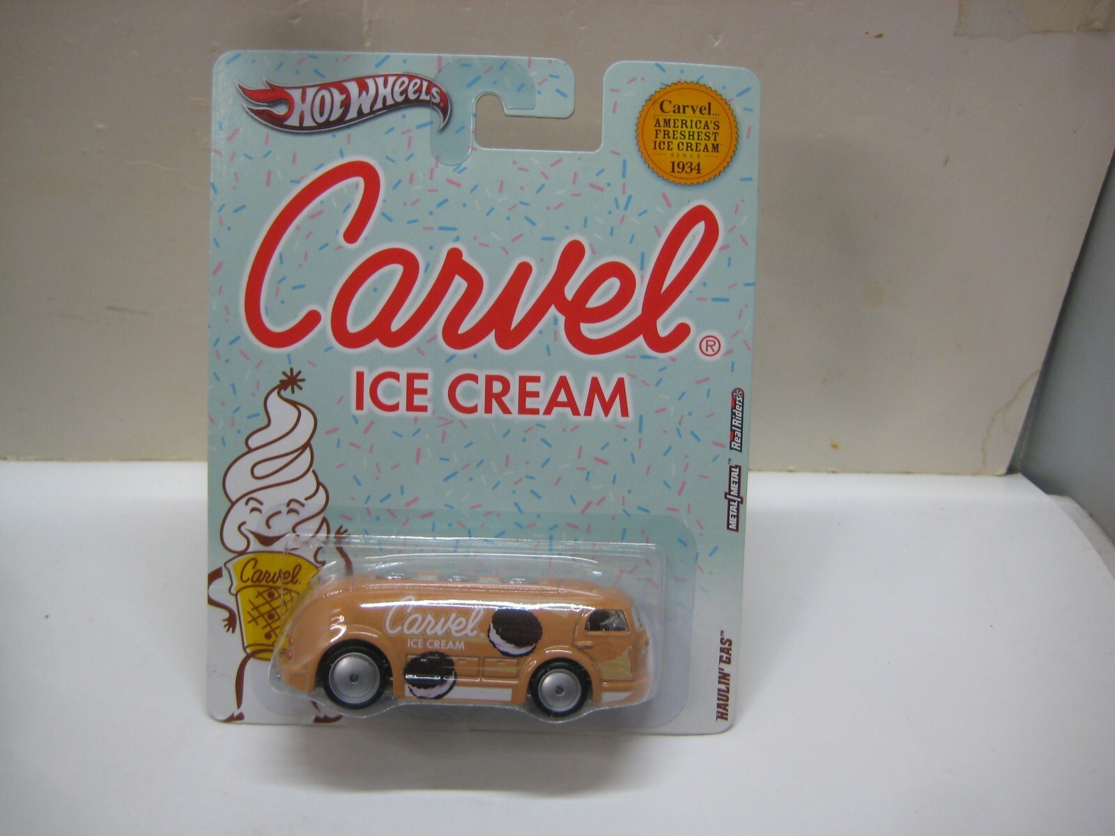 HOT WHEELS 2012 CARVEL ICE CREAM SERIES HAUL IN GAS W/ REAL RIDERS MINT r
