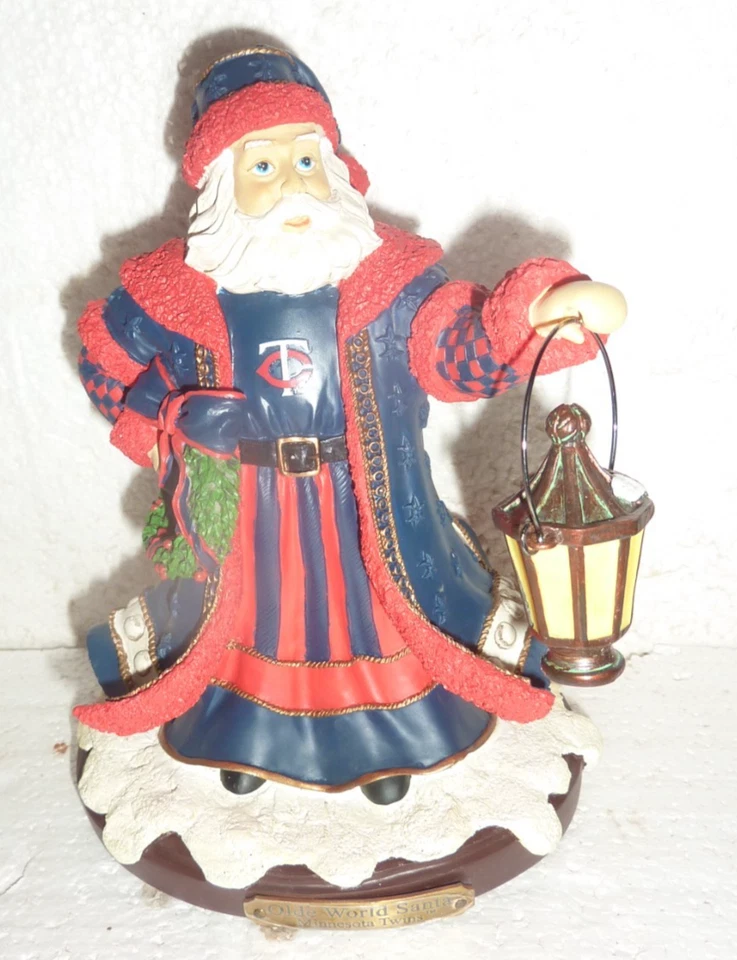 2003 Minnesota Twins MLB Figurine Olde World Santa 7" 4th In A Limited Series - Image 2 of 4