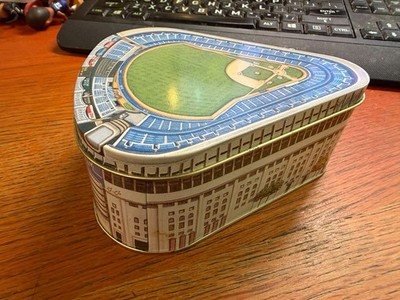 Yankees Stadia Tin Yankee Stadium Plays 'Take me out to the Ballgame' NEW