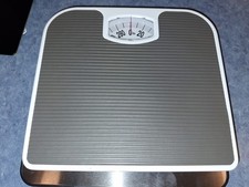 White Analog Scale 300 LB Capacity