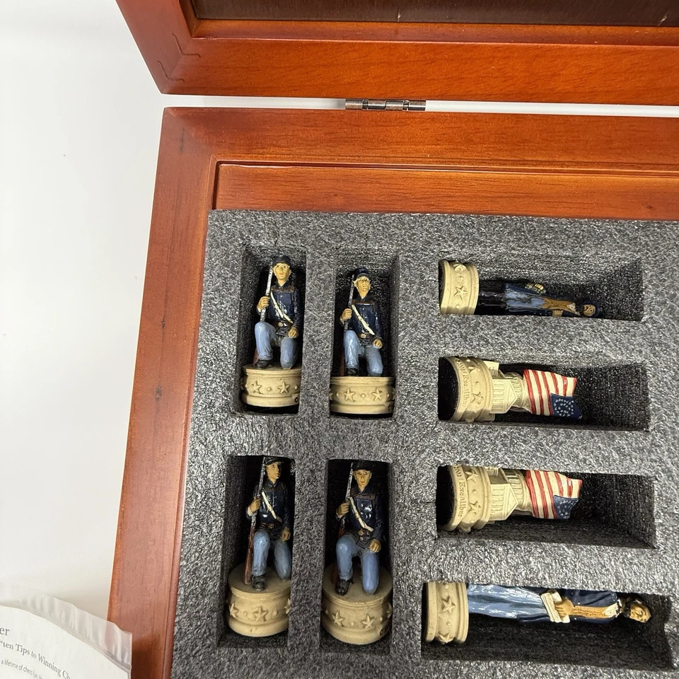 De Colección Excalibur Guerra Civil Edición Conmemorativa Deluxe con Piezas de Ajedrez Pintadas a Mano Foto 4 de 4