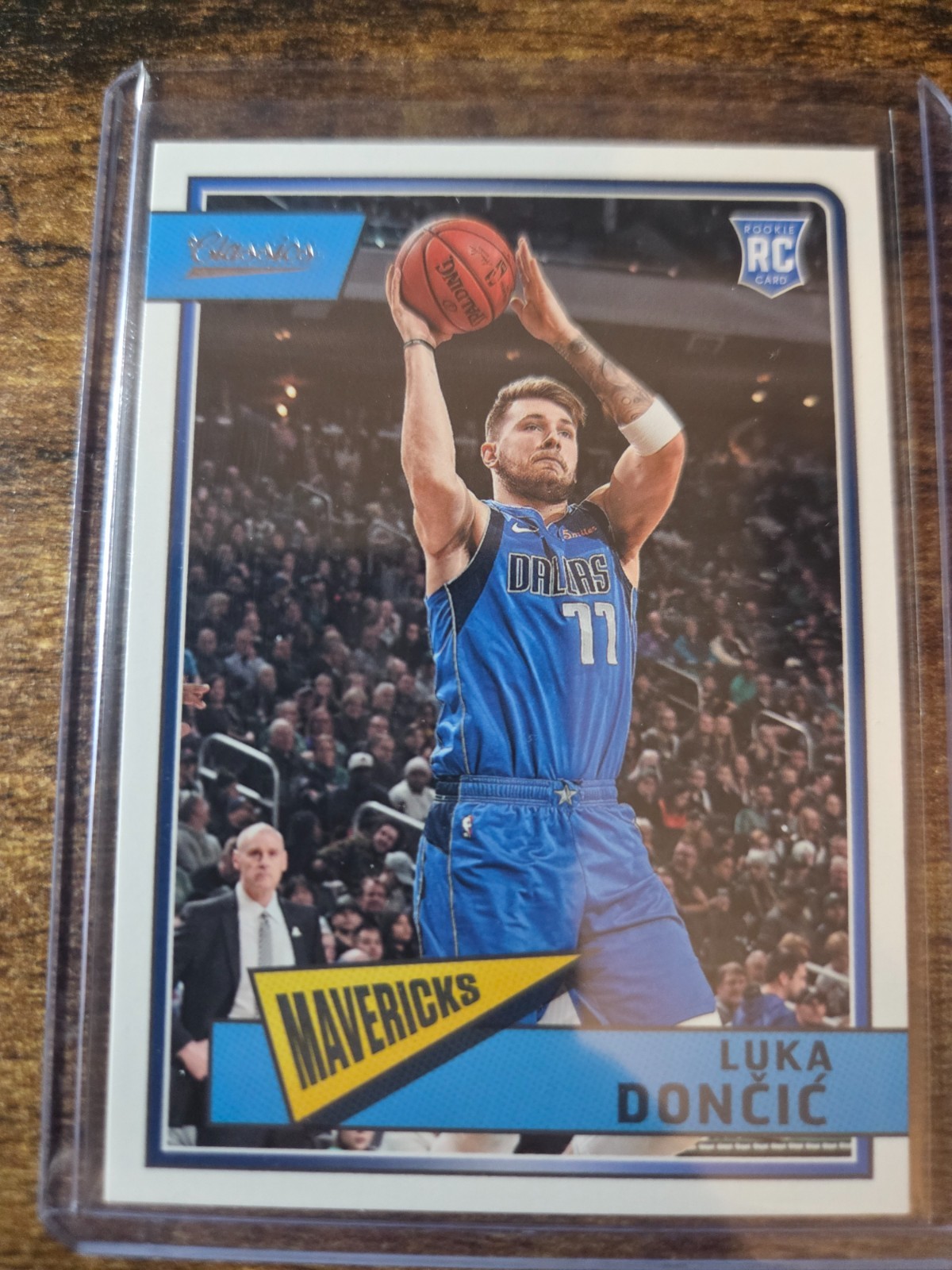 2018-19 Panini Chronicles Luka Doncic Classics Rookie RC #645 Dallas Mavericks