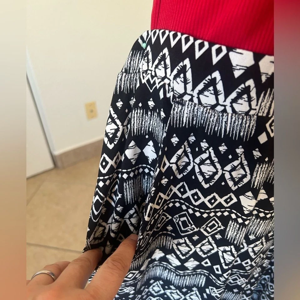 concepts new york womens pants white black size L/G Pull On  Casual  comfortable - Image 3 of 4