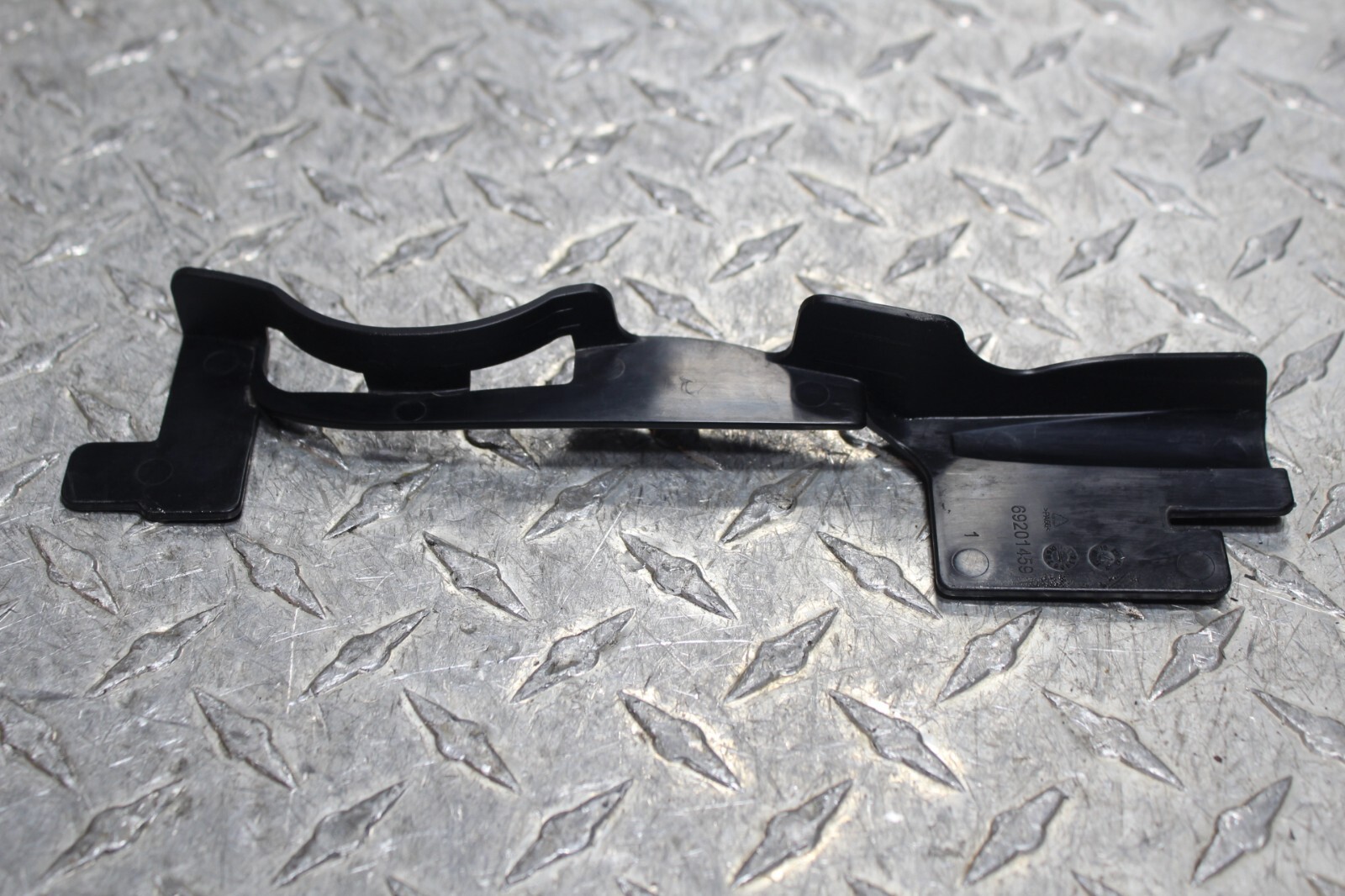HARLEY DAVIDSON 69201459 Main Wire Harness Bracket Road Glide 2015-2022 ...