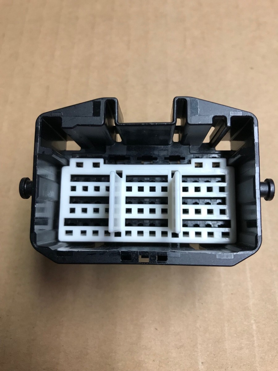 Lot of 2 Pcs Yazaki 7282-4190-30 Connector (43-Way M YESC) - BRAND