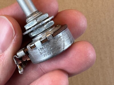 Vintage 1958 Centralab 2.5k ohm 1/4 Vintage 1958 Centralab 2.5k ohm 1/4