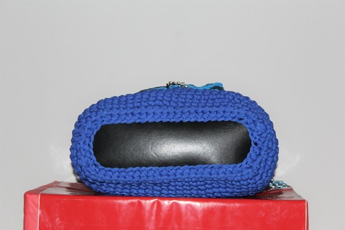 Borsa donna realizzata a mano con fettuccia in lycra blu/oltremare/azzurra - Foto 6 di 7