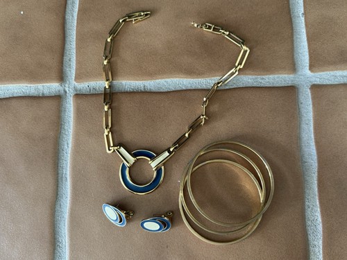 Vintage MONET Gold Link Necklace Blue White Enamel Earrings Bangle Bracelet - Picture 2 of 12
