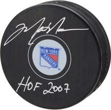 Mark Messier New York Rangers Signed Hockey Puck with 