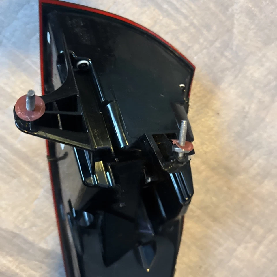 NICE! 2020-2023 MERCEDES-BENS GLA-CLASS LEFT DRIVER OEM LED OUTER TAILLIGHT - Image 3 of 4