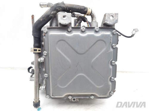 Mitsubishi Outlander Convertitore di tensione 2.4 Hybrid 4WD Plug-In Hybrid 2019 - Foto 6 di 11