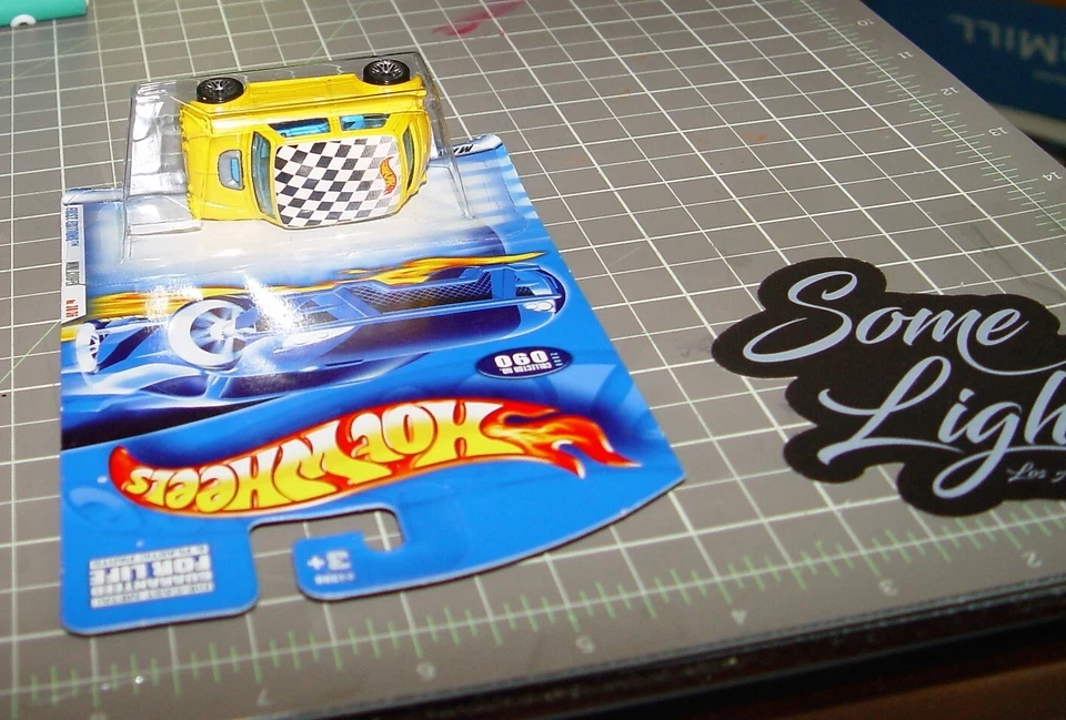 👓Hot Wheels #090 2000 1st Edition🔥MINI Cooper Yellow⭐Chrome Lace Wheels - Image 4 of 4