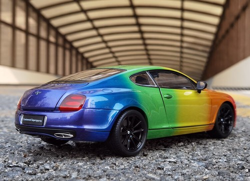 Welly 1:18 Bentley Continental GT Sports Supercar Rainbow Edition Alloy CarModel - Picture 4 of 12
