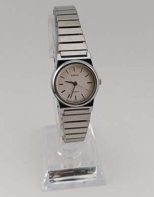 Casio LQ-347 Damen Quarz Armbanduhr Edelstahl silber analog