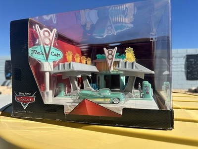 Mattel Disney Cars Precision Series Flo's V8 Cafe Playset (CMJ18