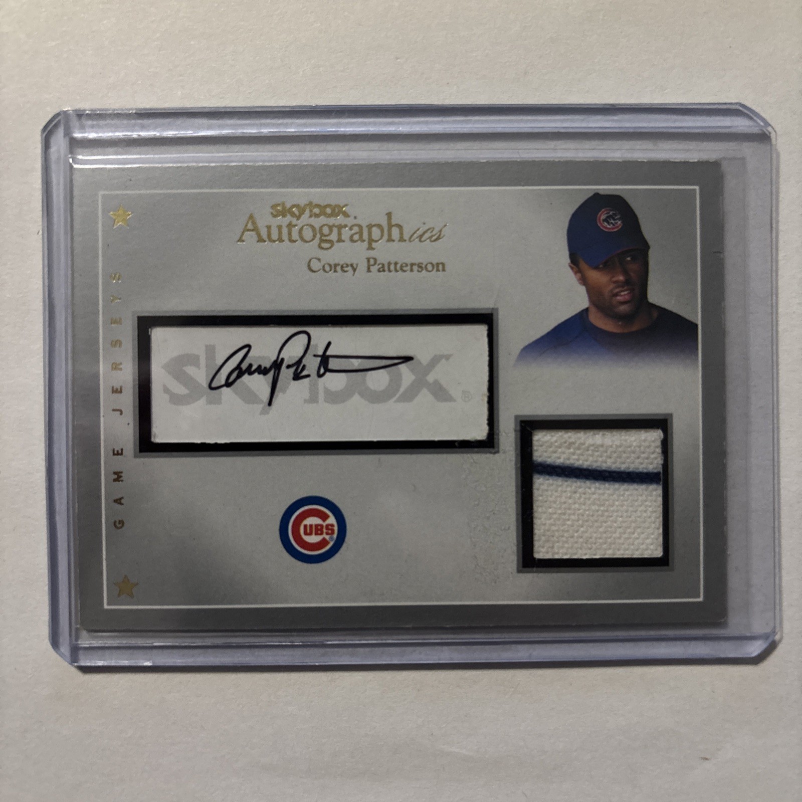 2004 Fleer Skybox Autographics Corey Patterson Patch Auto /125 - Cubs