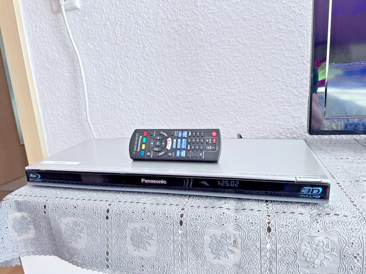 3D Blu-Ray PANASONIC DMP-BDT111 Bluray DVD Player mit FB HDMI USB