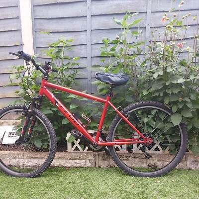 Apollo Feud boys bike red 14” frame 26