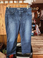 WOMEN'S CHICO'S SO SLIMMING BY CHICO'S CAPRIS EXCELLENT SHAPE SIZE 0 /4