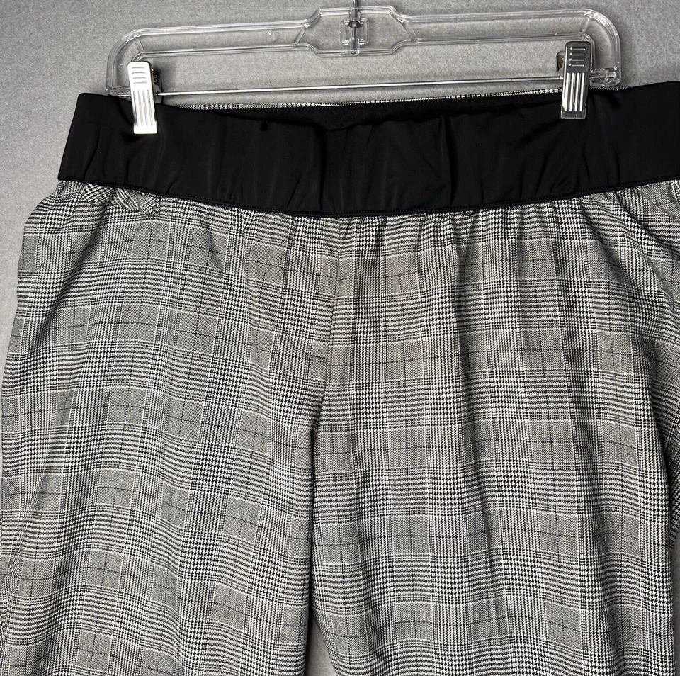 Liz Lange Maternity Stretch Capri Pants Size 8 Houndstooth Cuffed Black White - Image 2 of 4