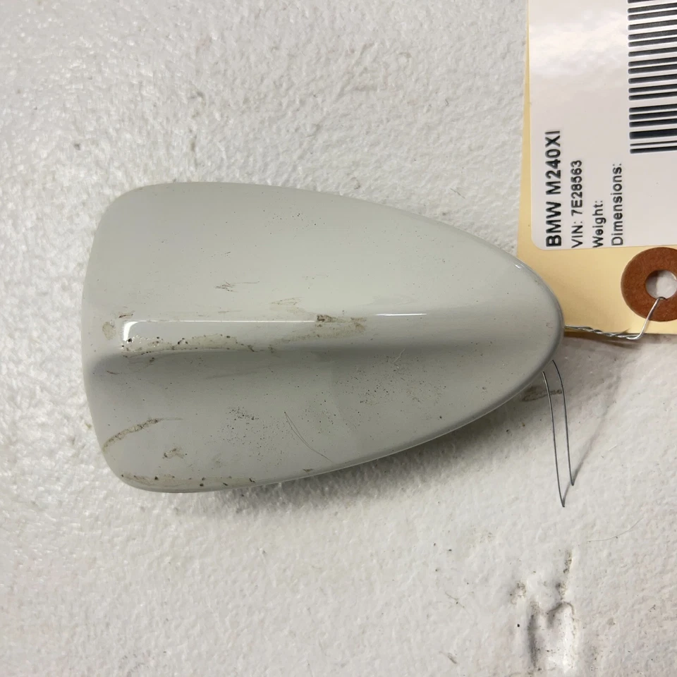 BMW M240xi F23 F33 2017-2021 CAPA DE ANTENA CONVERSÍVEL BARBATANA DE TUBARÃO FABRICANTE DE EQUIPAMENTO ORIGINAL BRANCO - Imagem 2 de 4