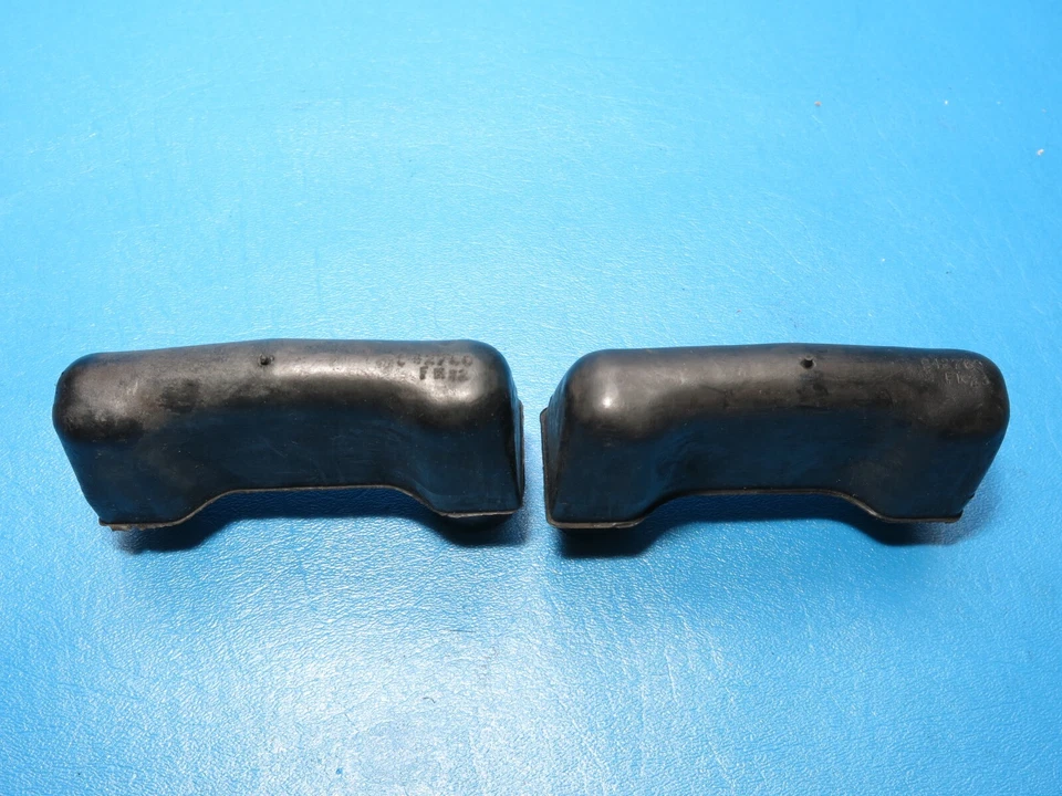 NOS Pair GM 1961 Pontiac Tempest Front  Front Wheel Lower Control Arm Bumpers - Image 3 of 4