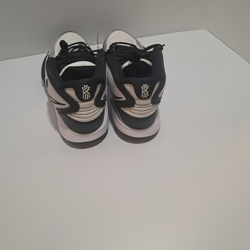 Size 12 - Nike Kyrie Infinity TB White Black - Picture 4 of 5