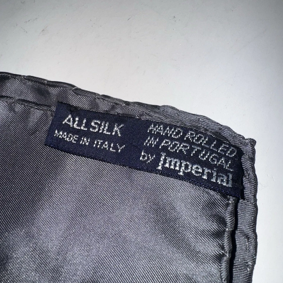 Cuadrado de bolsillo imperial de seda negro enrollado a mano Italia Portugal 17x17 vintage Foto 2 de 4