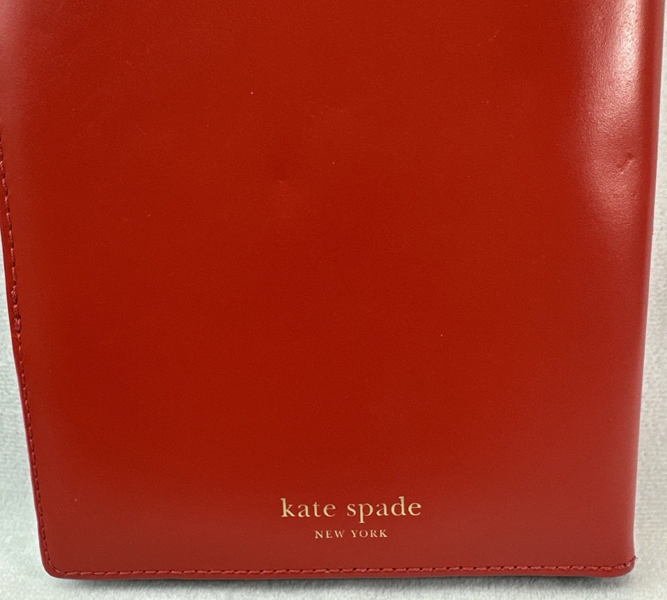 Kate Spade Rojo E-Reader Cubierta Ella Ama Cuentos Altos y Cuentos Cortos Foto 4 de 4