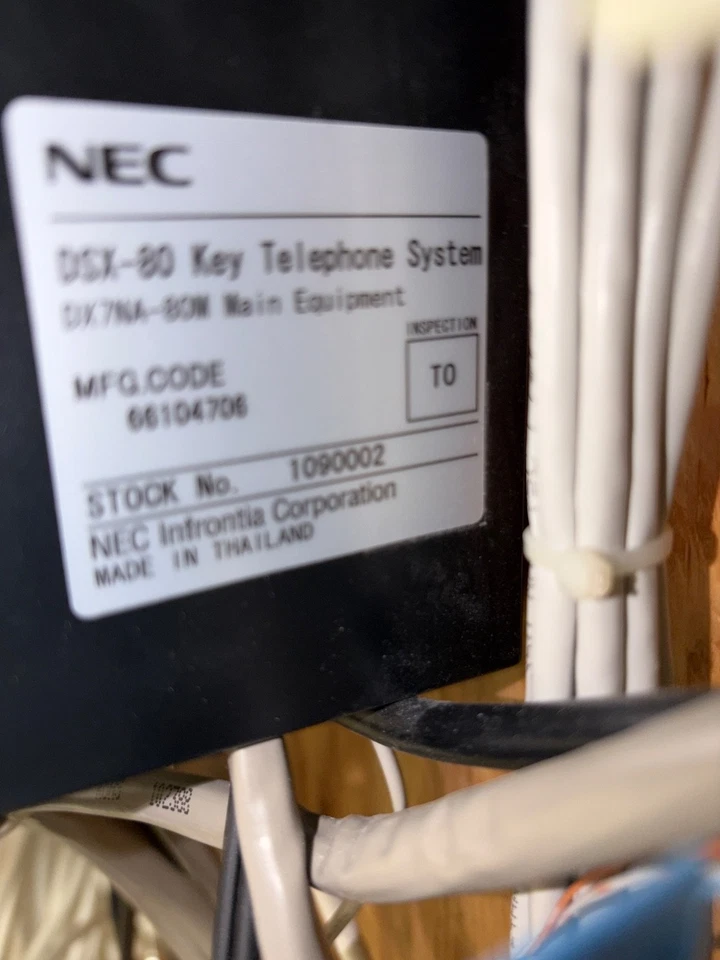 nec dsx 80 Phone system w/6 phones DSX 22B Display Tel, all in working order. - Image 3 of 3