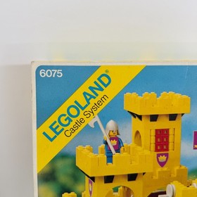 Vintage Classic LEGO Set Knights Yellow Castle 6075 99.8 % Complete Box & Manual