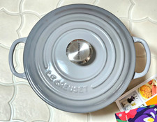 Forno Olandese Rotondo Firmato Le Creuset 20cm 2-3/4 Qt Grigio Nebbia Ghisa Nuovo con scatola