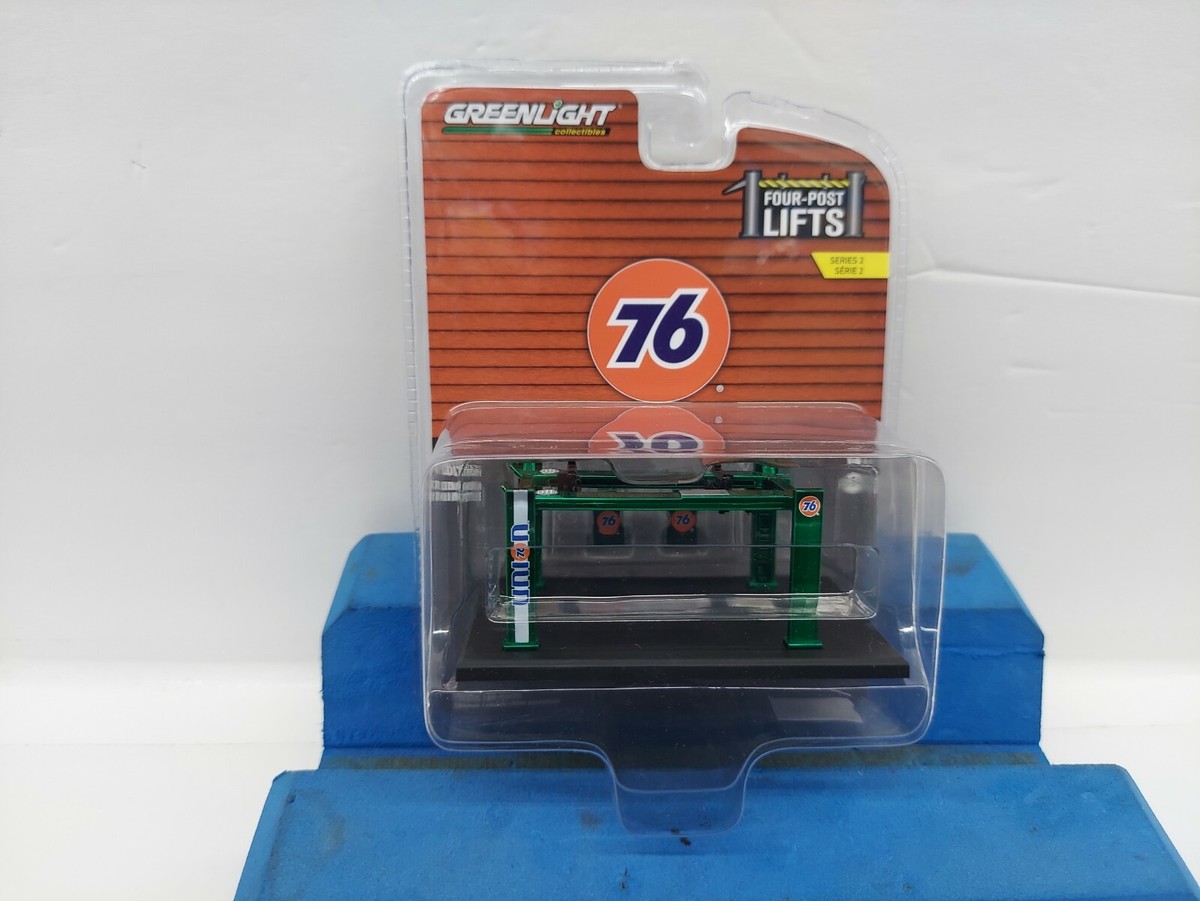 グリーンライト　76　ユニオン　ガレージ　リフト　1/64 Four-Post Lift Orange/Blue Union 76 1/64 Greenlight Garage