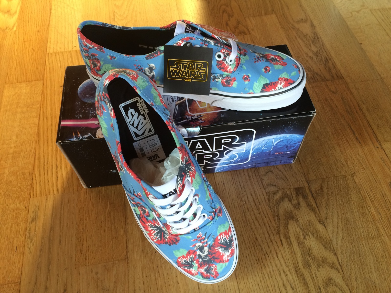 VANS AUTHENTIC STAR WARS Limited Edition ***NEU*** VANS AUTHENTIC STAR WARS Limited Edition ***NEU***