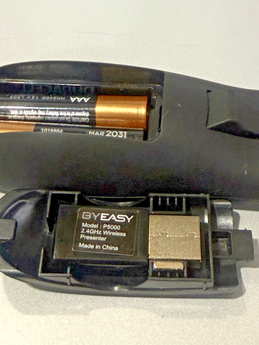 Klicker BYEASY z czerwonym laserem i regulacją głośności, bezprzewodowy RF 2,4GHz ... - Zdjęcie 6 z 10