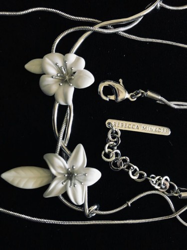 COLLANA Rebecca Minkoff 'Galleggiante' Fiori Bianchi Dbl Catena Serpente~Argento,FJT - Foto 3 di 5