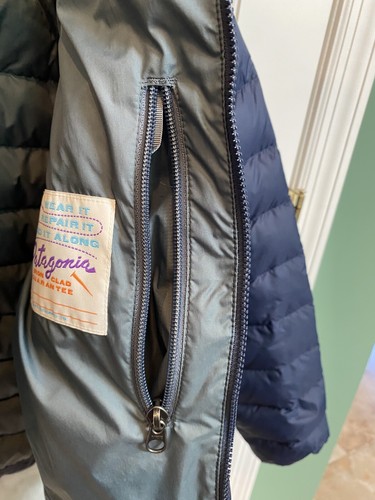 Patagonia KIDS' DOWN SWEATER JACKET 600 Fill Navy Size L/12 Excellent Condition - Picture 8 of 13