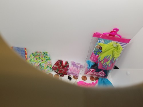 15+ pz Fashion Pack Abbigliamento Camicia Fiamma Pantaloni Neri Sandali SIGILLATI Barbie +Altro 2 - Foto 6 di 17