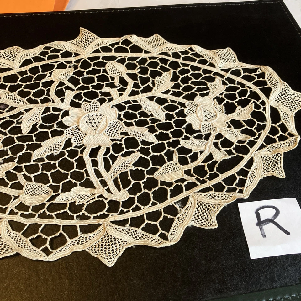 Napperon ancien en dentelle, couleur écrue (réf. R) - Photo 3/3