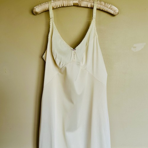 Vintage Olga Nylon & Lace Full Slip*champagne*sz36 (see Photos) Made In U.S.A. - Picture 2 of 9