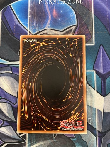 Blue-Eyes White Dragon (Version 1) LCKC-EN001   - Picture 2 of 2