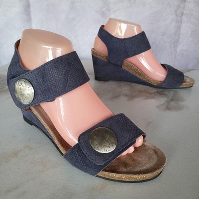 Taos Carousel 2 Sandals Womens Size 8.5 Blue Leather Wedge Comfort Slingback